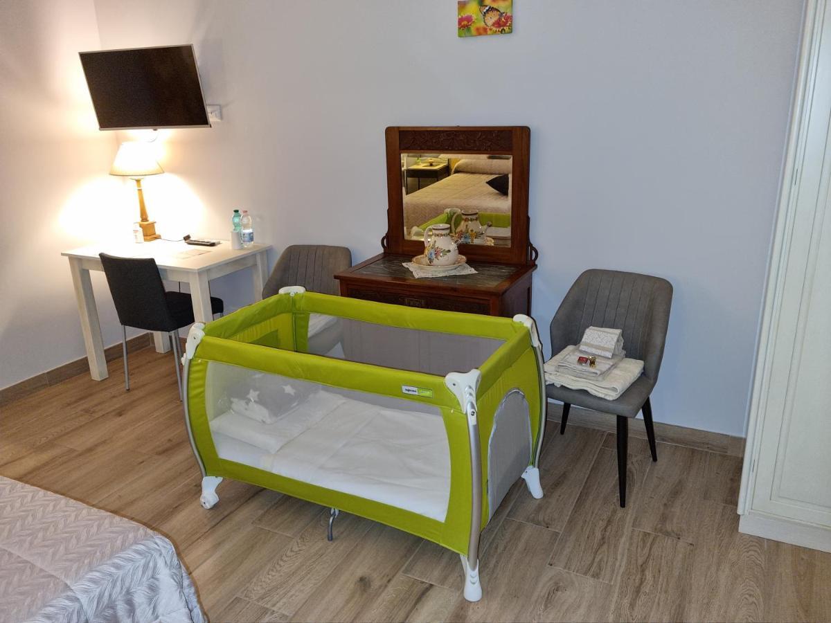 Il Casale Nel Parco Guesthouse Rom Eksteriør billede