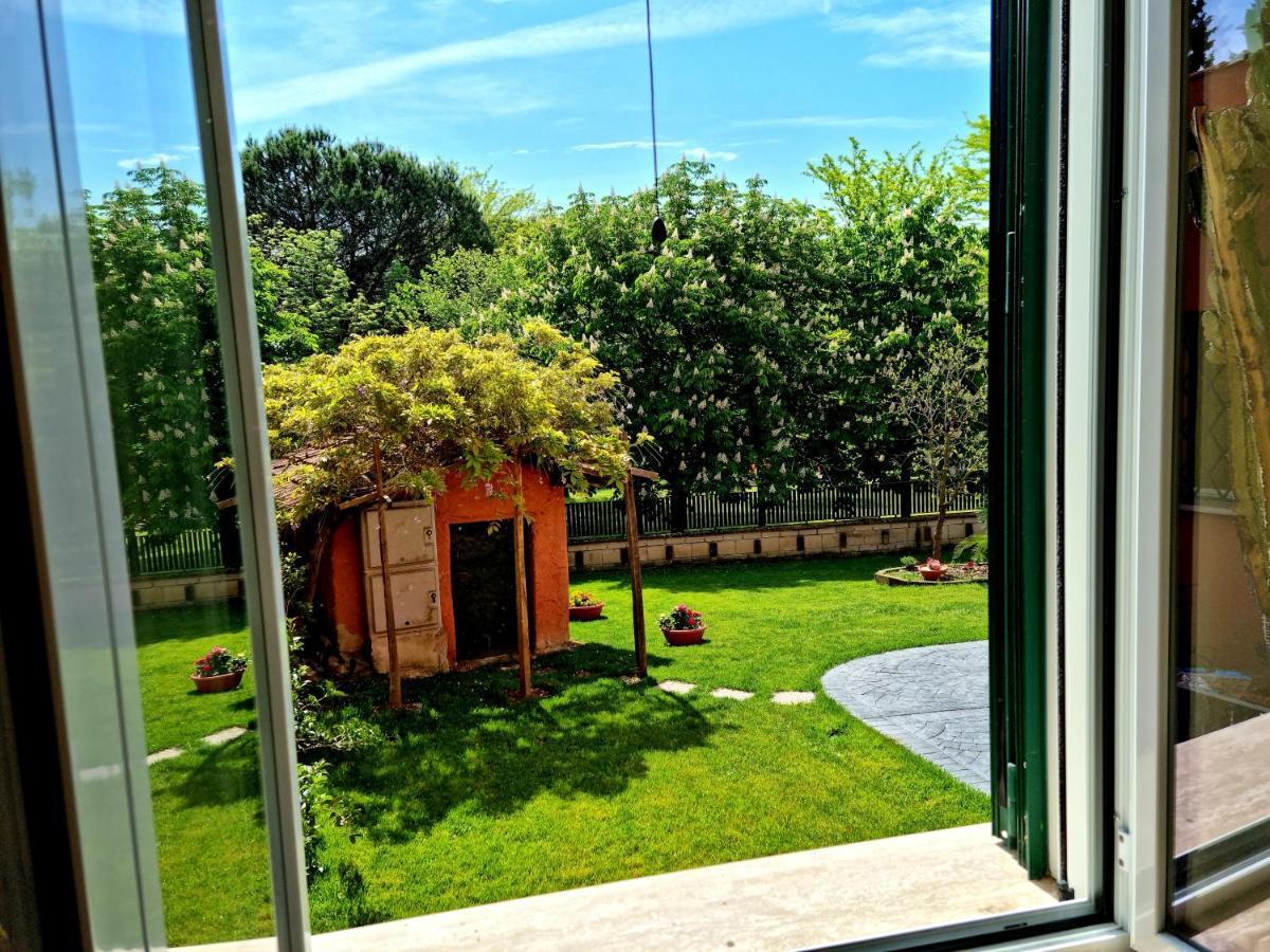Il Casale Nel Parco Guesthouse Rom Eksteriør billede